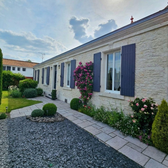  Agence immobiliere de l'hotel de ville : Maison / Villa | AIGREFEUILLE-D'AUNIS (17290) | 137 m2 | 105 900 € 